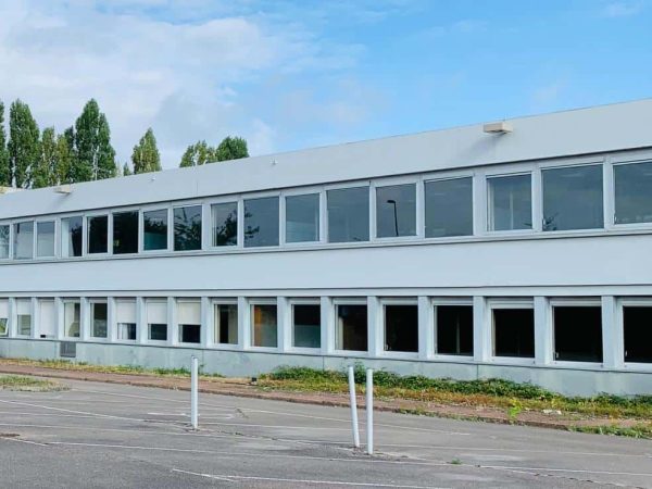 À louer – Locaux Industriels de 25 000 m² divisibles à partir de 1 500 m² à Evreux – Eure (27)