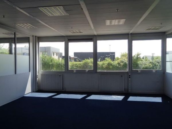 À louer – Locaux Industriels de 25 000 m² divisibles à partir de 1 500 m² à Evreux – Eure (27)