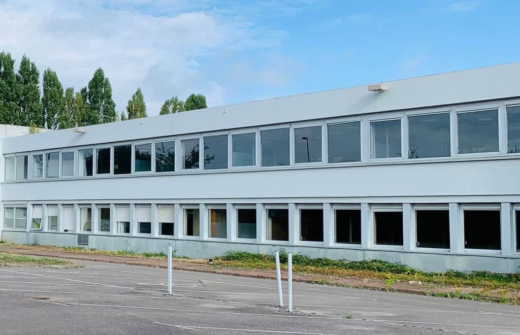 À louer – Locaux Industriels de 25 000 m² divisibles à partir de 1 500 m² à Evreux – Eure (27)